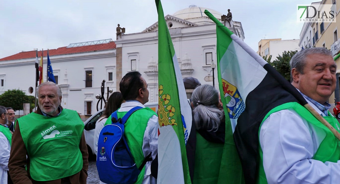 Juntos por Extremadura apoya a los médicos frente a Vergeles