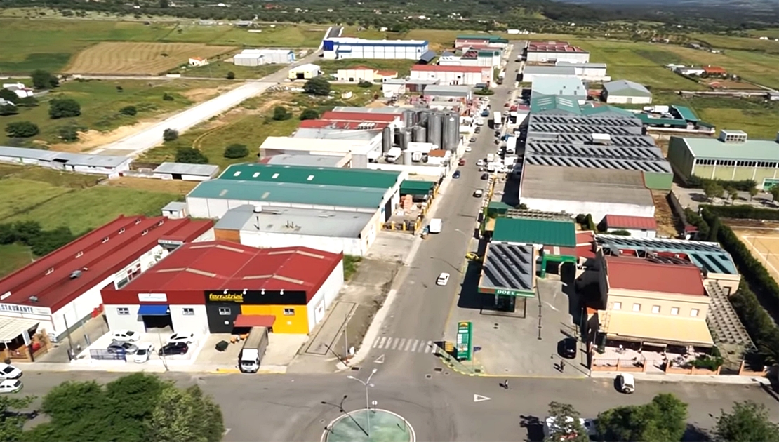 Grave al sufrir un accidente laboral en Higuera la Real (BA)