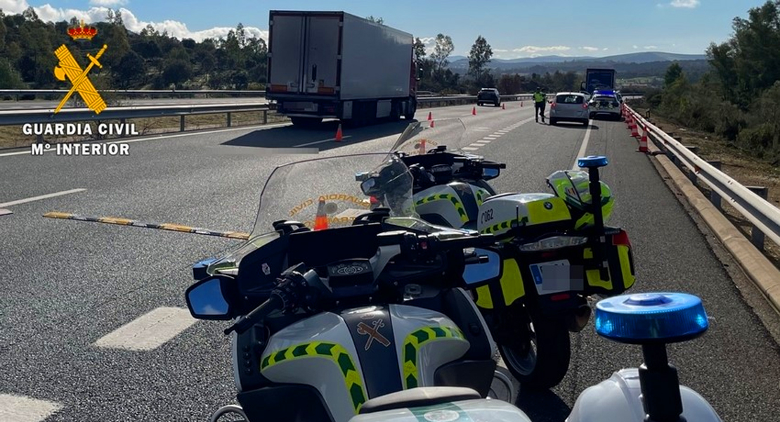 Se da a la fuga un conductor sin carné dirección Almendralejo