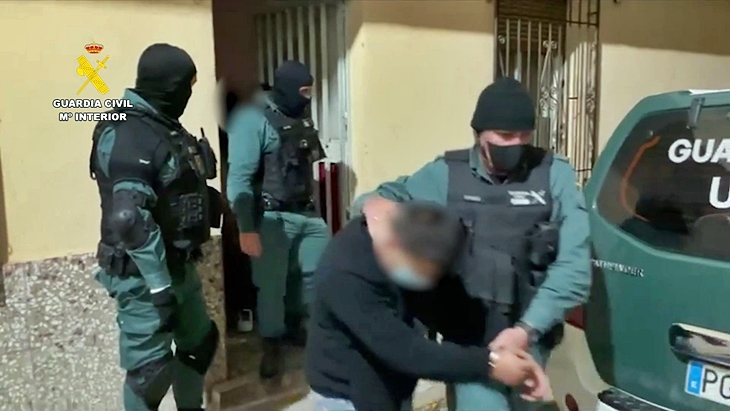 Detenidas siete personas por extorsionar a migrantes en situación irregular