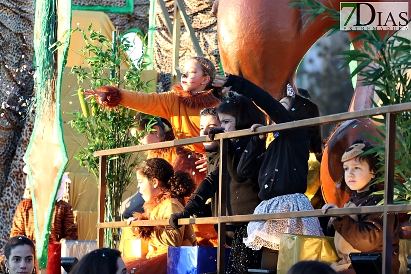 Los Reyes Magos de Oriente llenan de magia e ilusión las calles de Badajoz