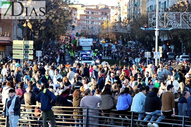 Los Reyes Magos de Oriente llenan de magia e ilusión las calles de Badajoz