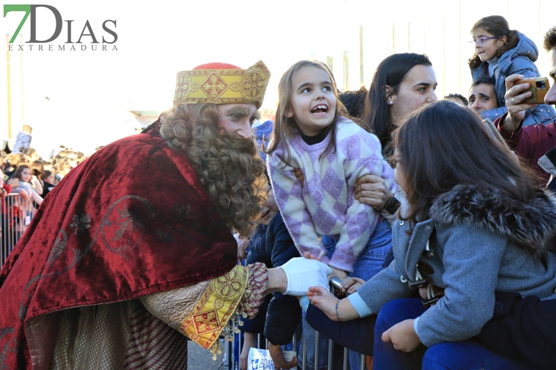 Los Reyes Magos de Oriente llenan de magia e ilusión las calles de Badajoz