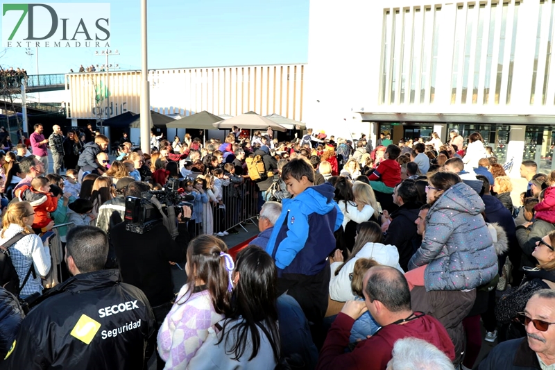 Los Reyes Magos de Oriente llenan de magia e ilusión las calles de Badajoz