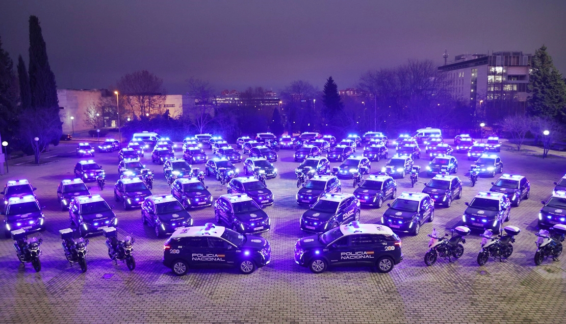 Nuevos vehículos modernizan el parque móvil de la Policía Nacional: menos consumo y emisiones