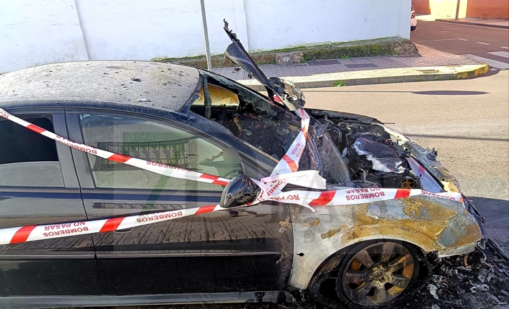 Nuevo incendio de vehículo en las calles pacenses esta madrugada