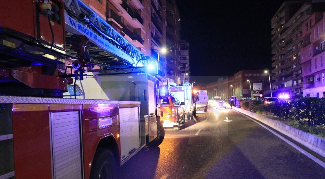 Incendio en una vivienda en la &#39;autopista&#39; de Badajoz