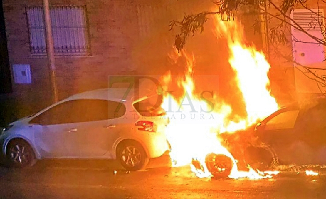 Preocupante situación tras el incendio de dos nuevos vehículos en Badajoz