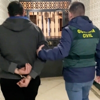 Detenido un pedófilo: aleccionaba a los padres cómo tenían que agredir sexualmente de sus hijas