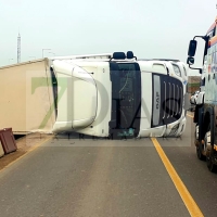 Vuelca un camión en la carretera de Campo Maior a la entrada de Badajoz