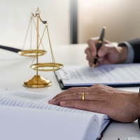 El PSOE reformará la ley del solo sí es sí: las rebajas de condenas generan alarma social