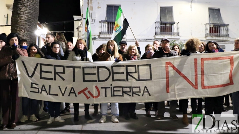 400 personas se manifiestan en Santa Marta contra el macrovertedero