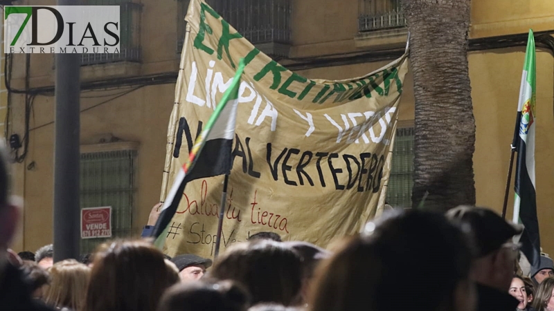 400 personas se manifiestan en Santa Marta contra el macrovertedero