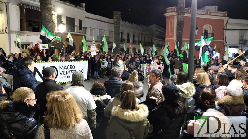 400 personas se manifiestan en Santa Marta contra el macrovertedero