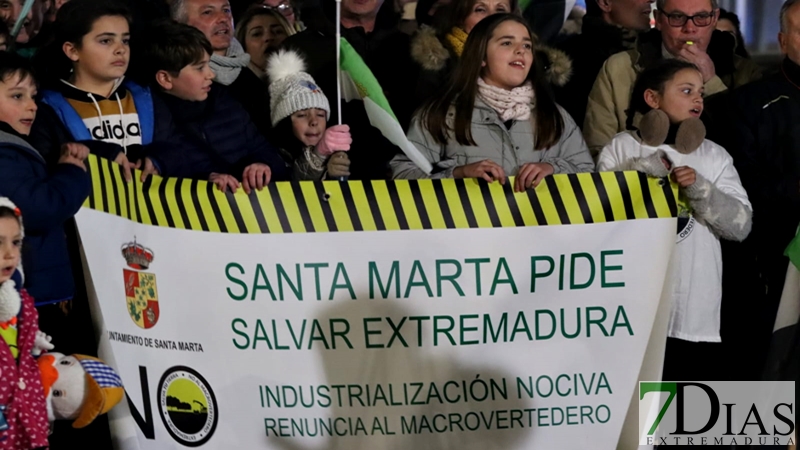 400 personas se manifiestan en Santa Marta contra el macrovertedero
