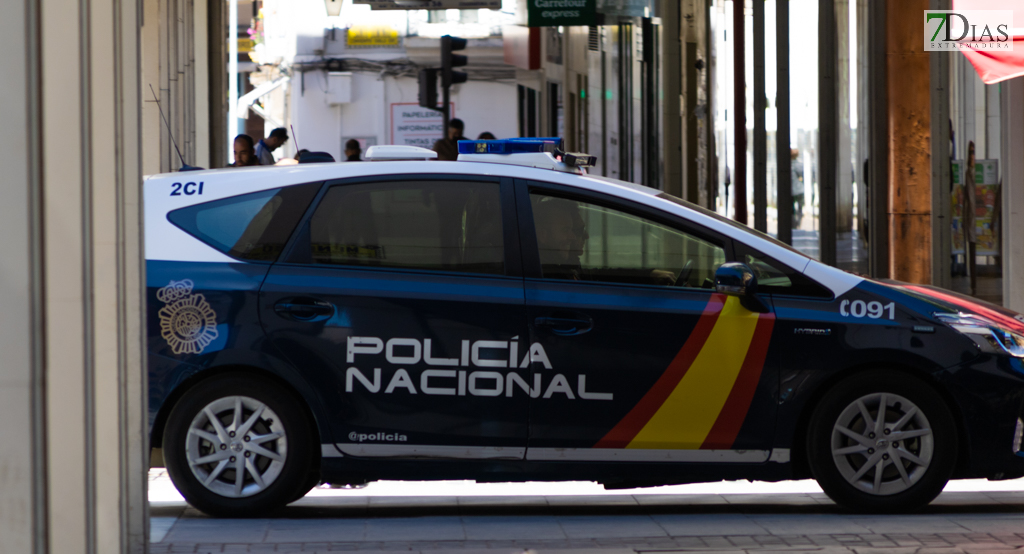 Detienen a dos ladrones de casas en Badajoz