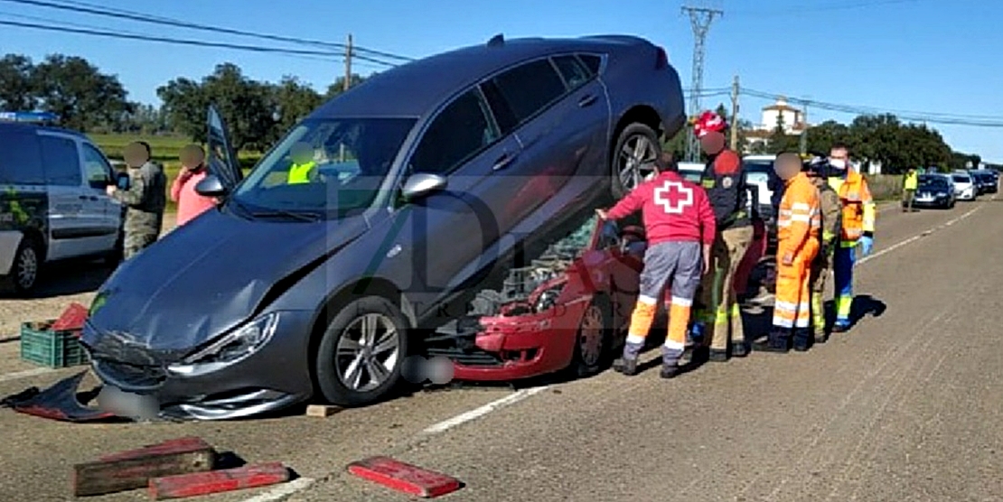 Accidente múltiple en la EX-110 con varios heridos