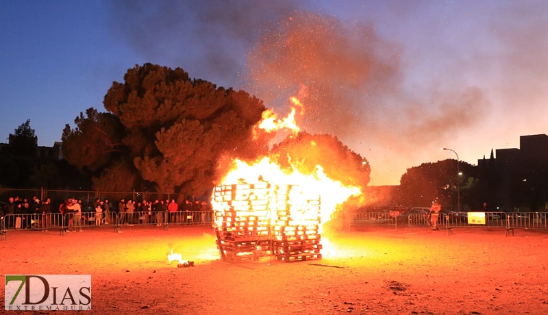 Imágenes de Las Candelas de la margen derecha de Badajoz