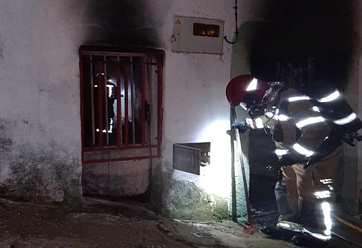Desgraciado incendio doméstico en la calle Badajoz de Alcuéscar