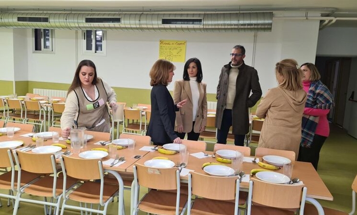 Lamentan que PSOE y PP hayan rechazado extender el servicio de comedor escolar a la E.S.O