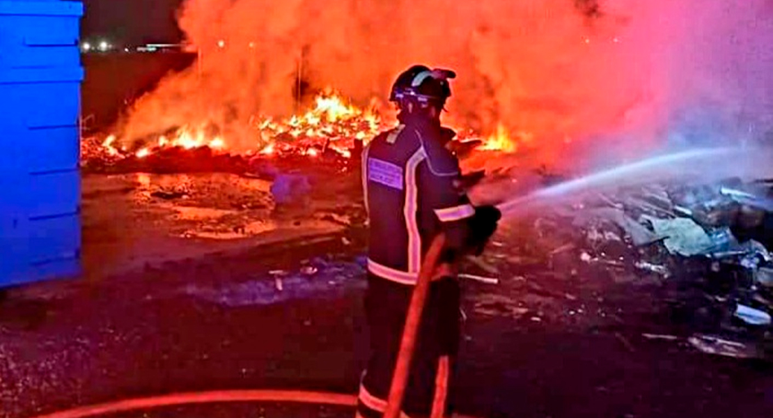 Varias horas intensas para apagar un incendio en La Garrovilla