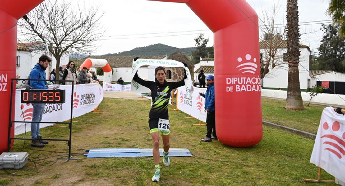 Carlos Corcho y Cristina Durán ganan el III Duatlón Cros Jerez de los Caballeros La Bazana