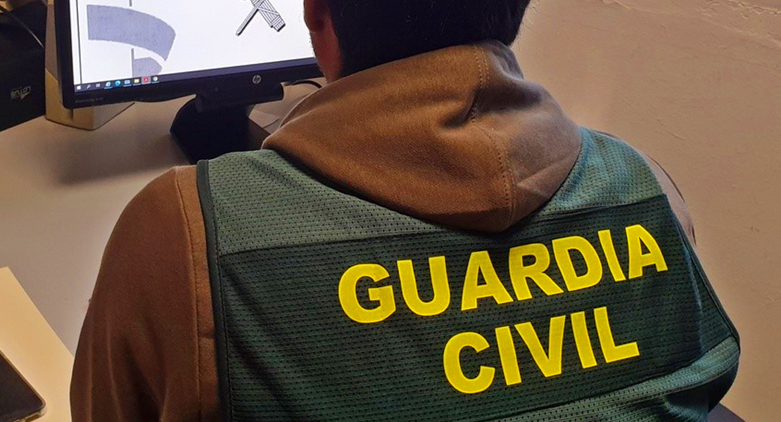 Esclarecen el robo de 5.000 € de un coche en Puebla de la Calzada