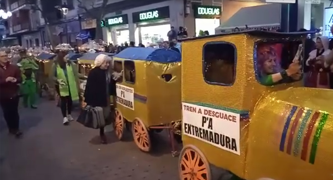 Divertido pero crítico desfile de carnaval en Navalmoral