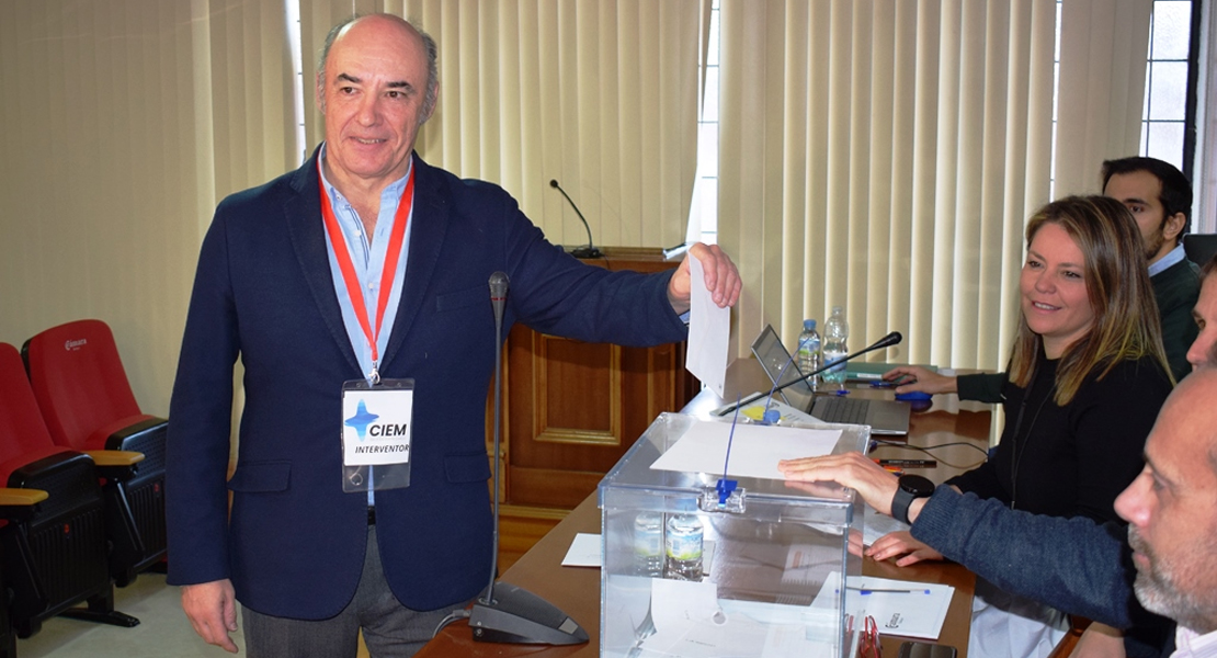 Cámara de Comercio de Badajoz: CIEM aplasta a COEBA