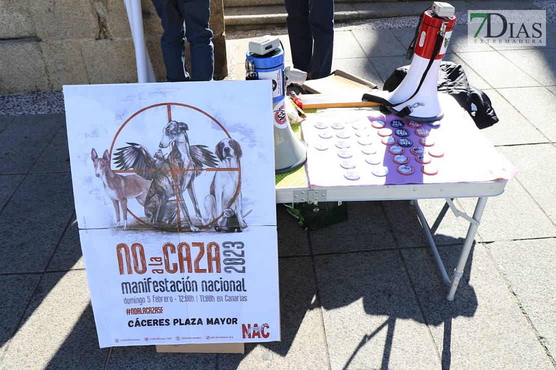 Manifestación contra la caza en Cáceres: &quot;Ni galgos ni podencos son vuestros instrumentos&quot;
