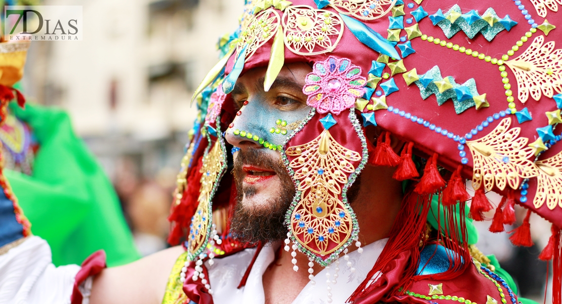 Disfruta de los mejores primeros planos del gran desfile del carnaval 2023