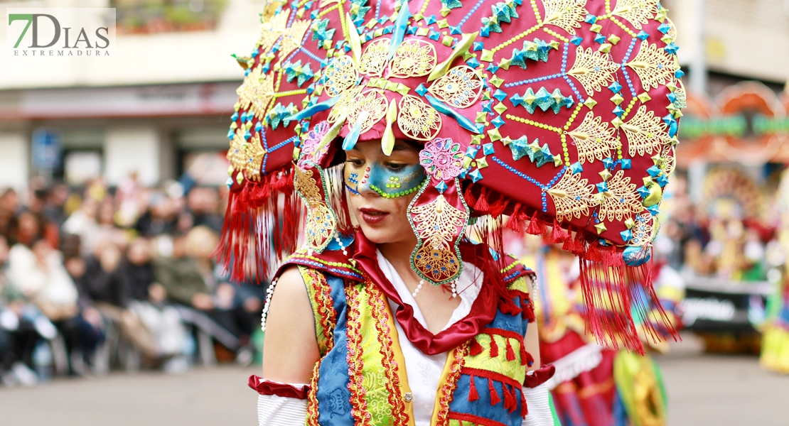 Disfruta de los mejores primeros planos del gran desfile del carnaval 2023