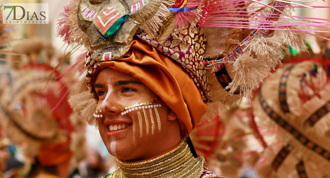 Disfruta de los mejores primeros planos del gran desfile del carnaval 2023