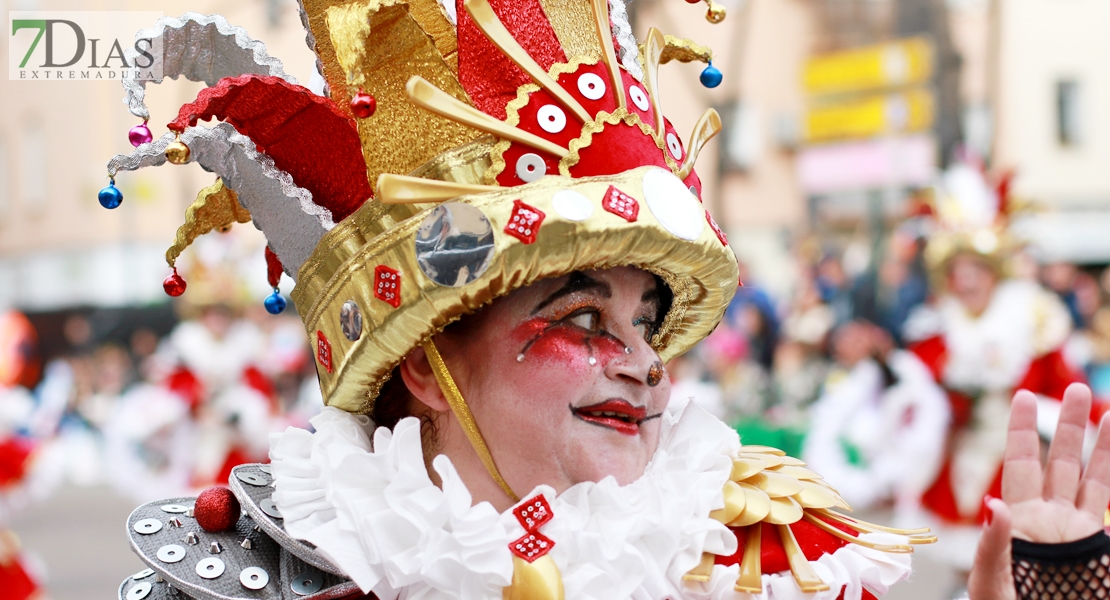 Disfruta de los mejores primeros planos del gran desfile del carnaval 2023