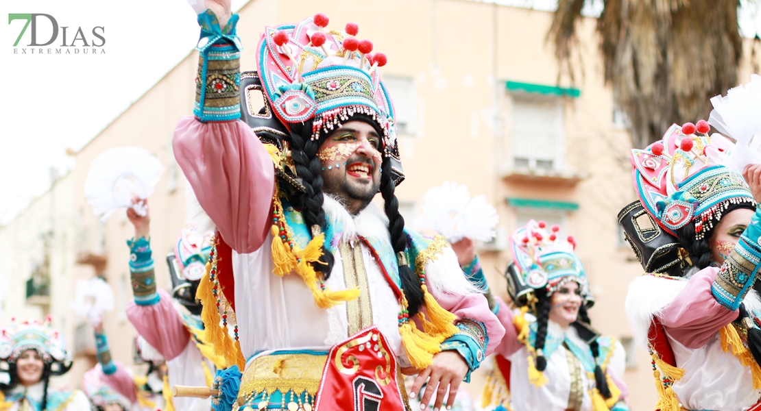 Disfruta de los mejores primeros planos del gran desfile del carnaval 2023