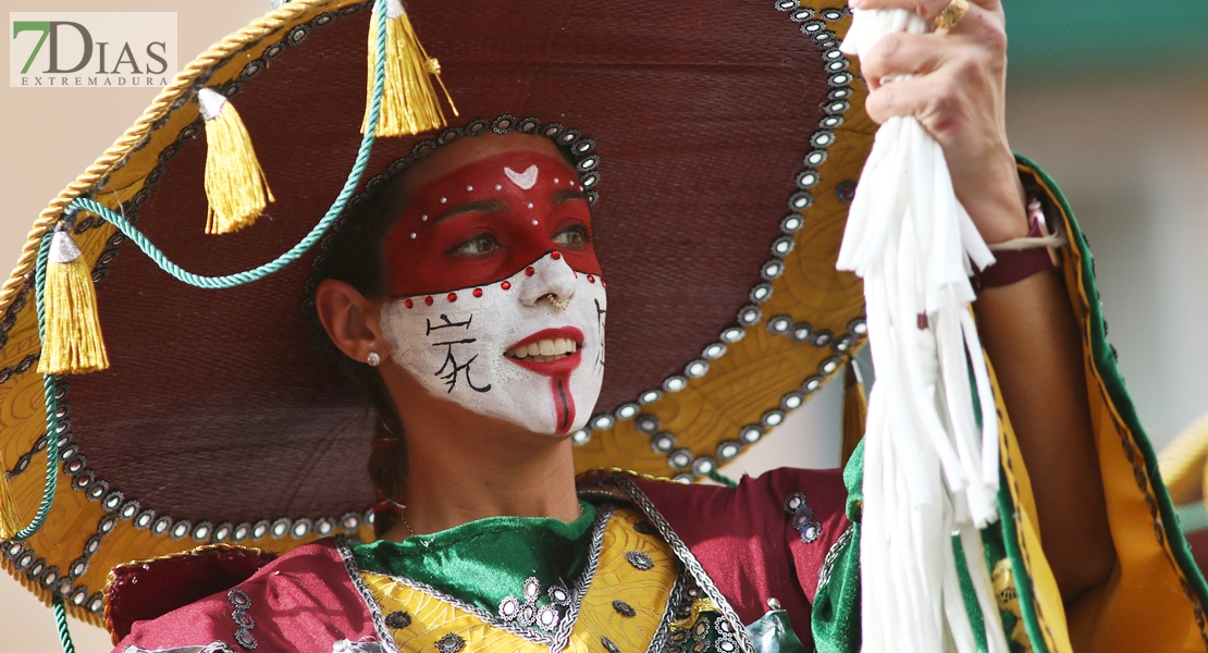 Disfruta de los mejores primeros planos del gran desfile del carnaval 2023