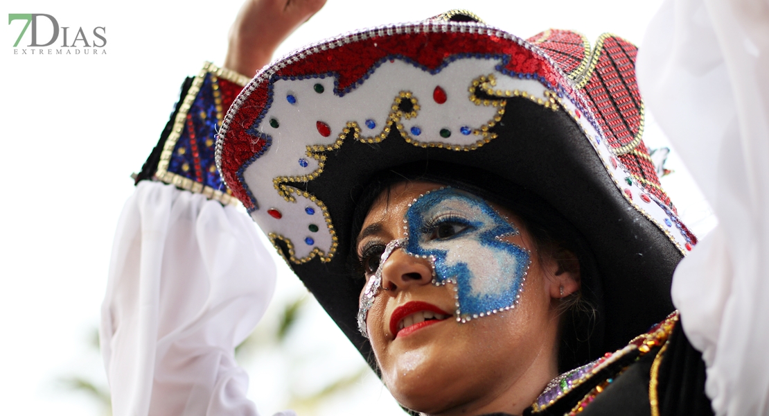 Disfruta de los mejores primeros planos del gran desfile del carnaval 2023