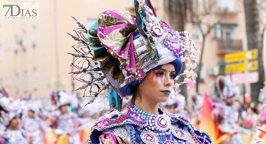 Disfruta de los mejores primeros planos del gran desfile del carnaval 2023