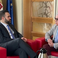 El alcalde de Cáceres destaca la necesidad de una colaboración fluida con la UEX