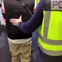 Detenidos como presuntos autores de 98 grafitis en trenes