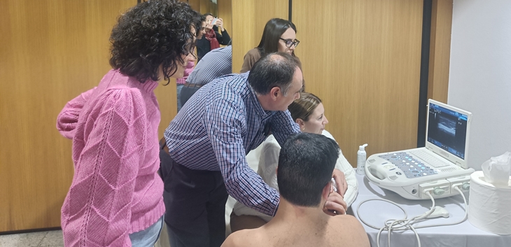 Forman a médicos de familia y residentes del Área de Salud Don Benito – Villanueva en ecografías