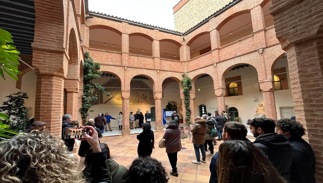 Primera exposición con piezas del yacimiento arqueológico del Turuñuelo