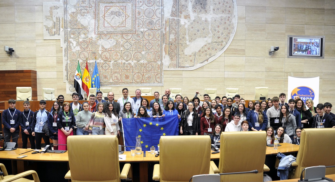 9 centros educativos extremeños participan en &#39;Debatimos Europa&#39;