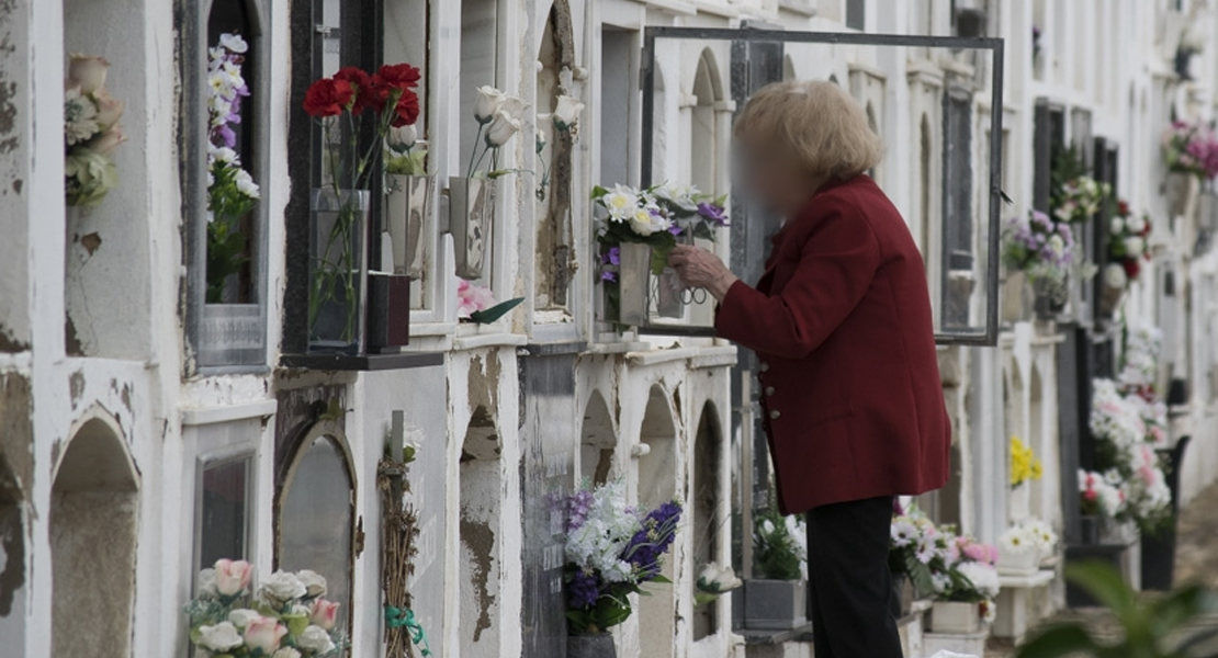 Profanan dos tumbas y causan destrozos en el cementerio de Valdivia