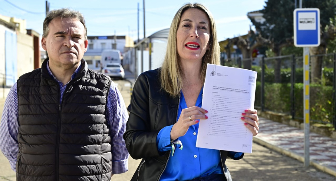 "Sánchez trabaja en un nuevo mapa que deja sin autobús a 215.000 extremeños"