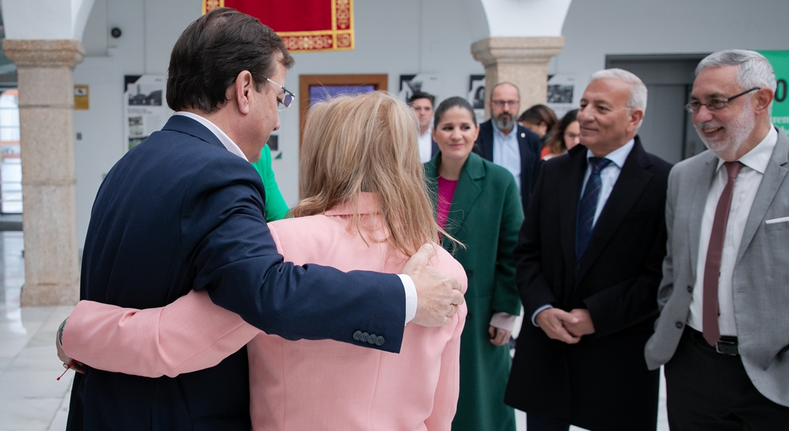 La Junta reconoce la labor de la AOEX en sus 25 años de historia