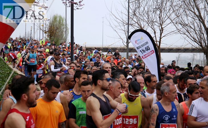 Imágenes de la Maratón y Media Maratón Ciudad de Badajoz II