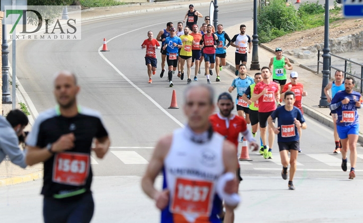 Imágenes de la Maratón y Media Maratón Ciudad de Badajoz