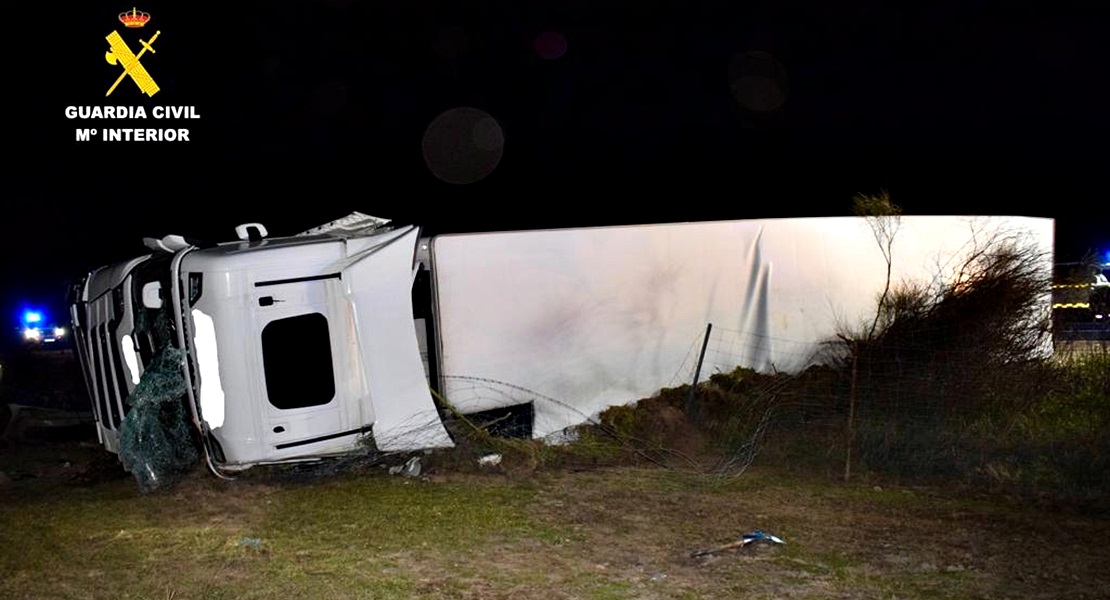 Un camionero se accidenta, hiere a dos personas, y se da a la fuga (CC)