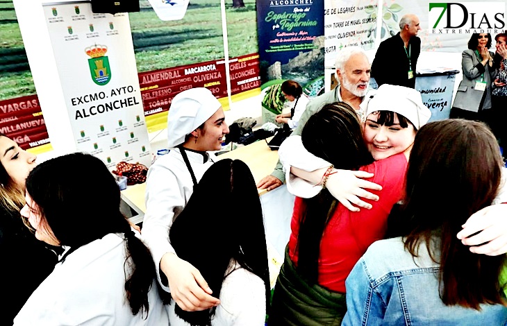 Alconchel celebra la X edición de la Feria del Espárrago y la Tagarnina